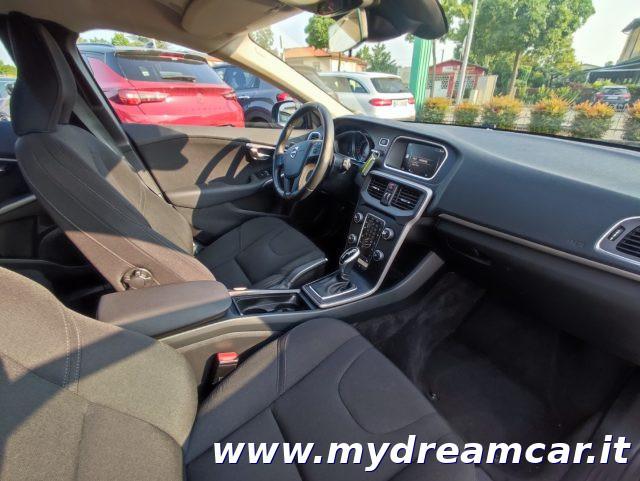 VOLVO V40 D3 Geartronic Momentum