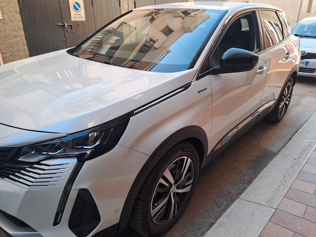 Peugeot 3008 Hybrid 225 e-EAT8 Allure