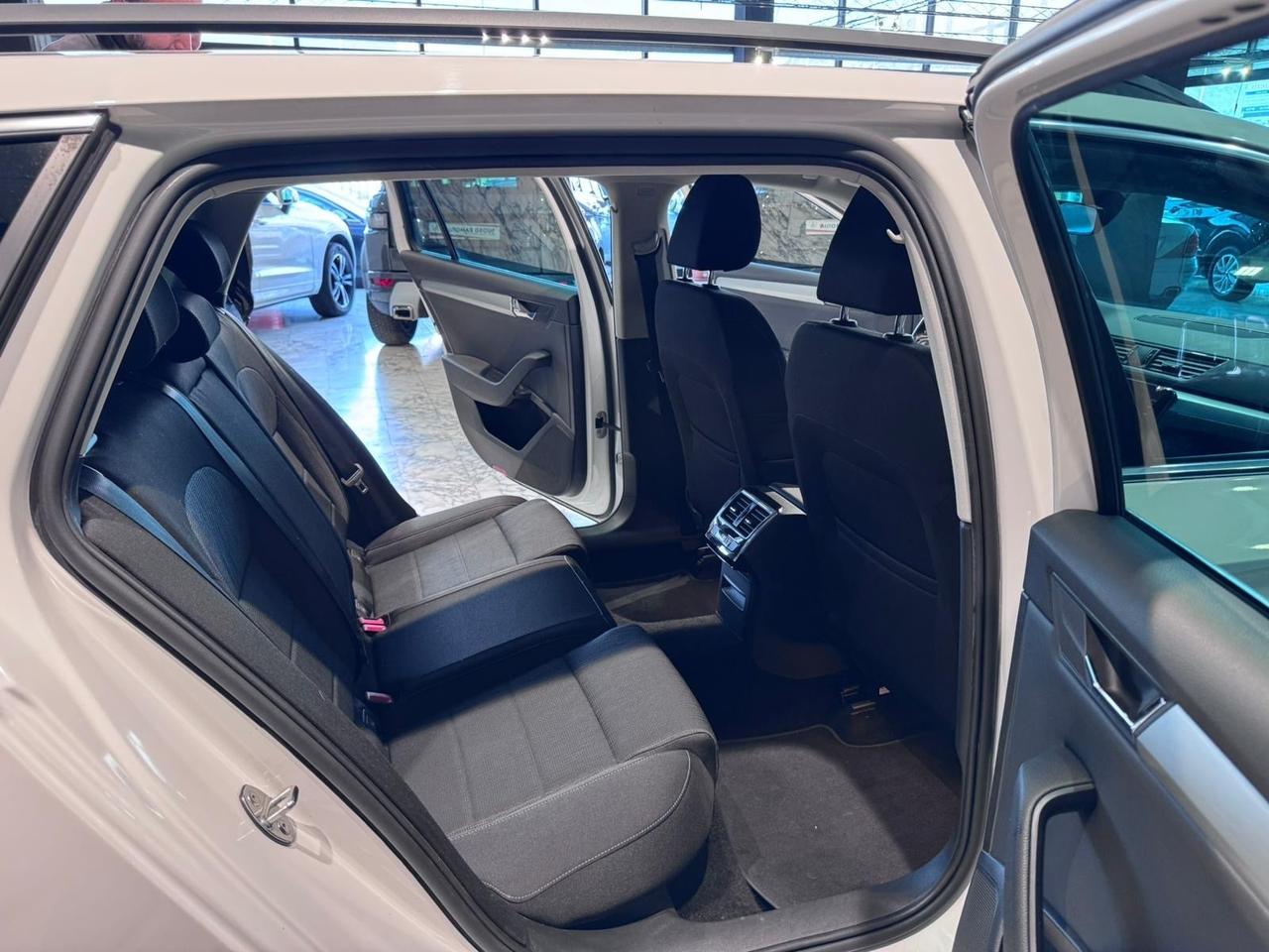 Skoda Superb 2.0 TDI 150 CV SCR DSG Wagon SportLine