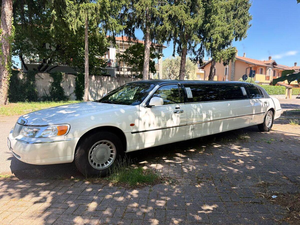 Ford Lincoln Town Car Executive Series