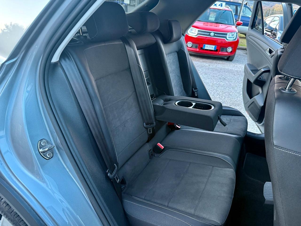 " DA VETRINA " Volkswagen T-Roc 2.0 TDI Style