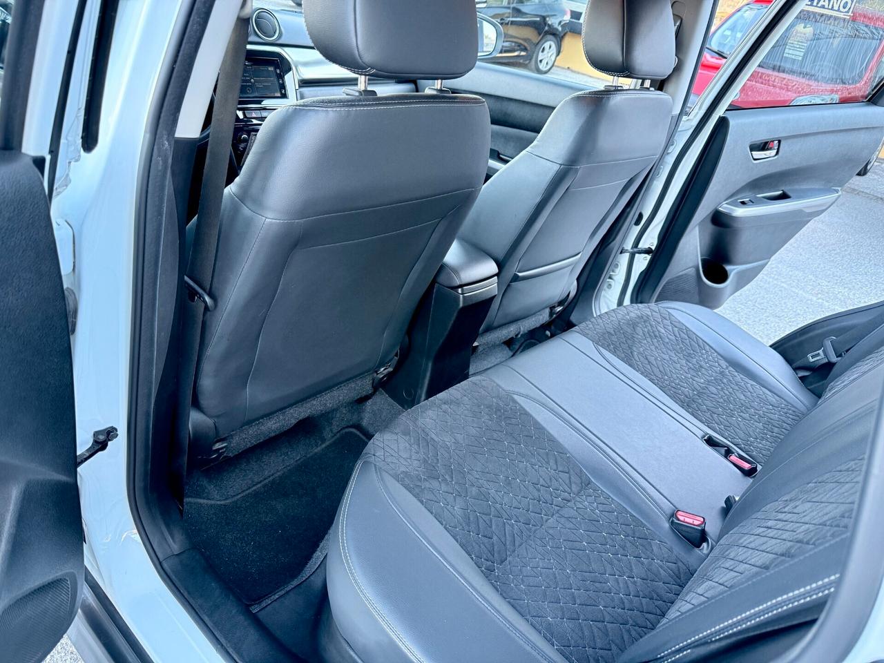 " DA VETRINA " Suzuki Vitara 1.4 Hybrid Top