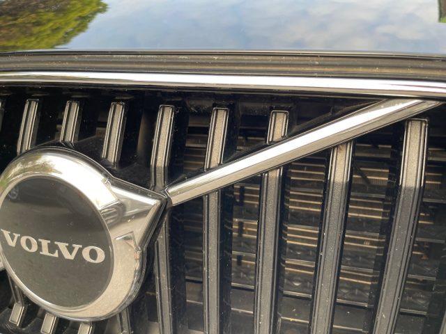 VOLVO XC60 2.0 B4 AWD AUTOMATICA CERCHI DA 19" FARI FULL LED