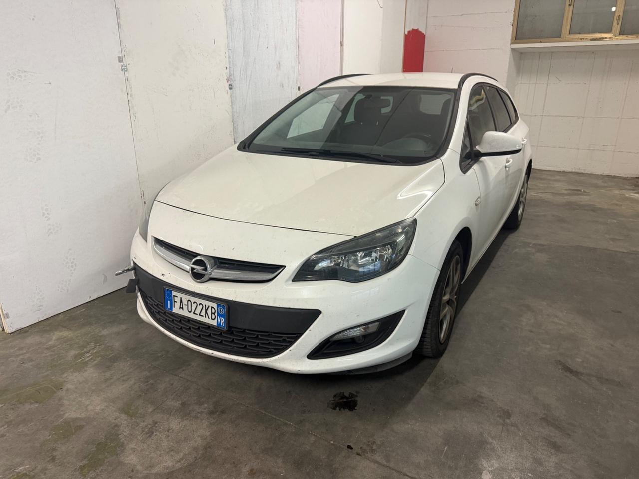 Opel Astra 1.4 Turbo 140CV Sports Tourer Cosmo