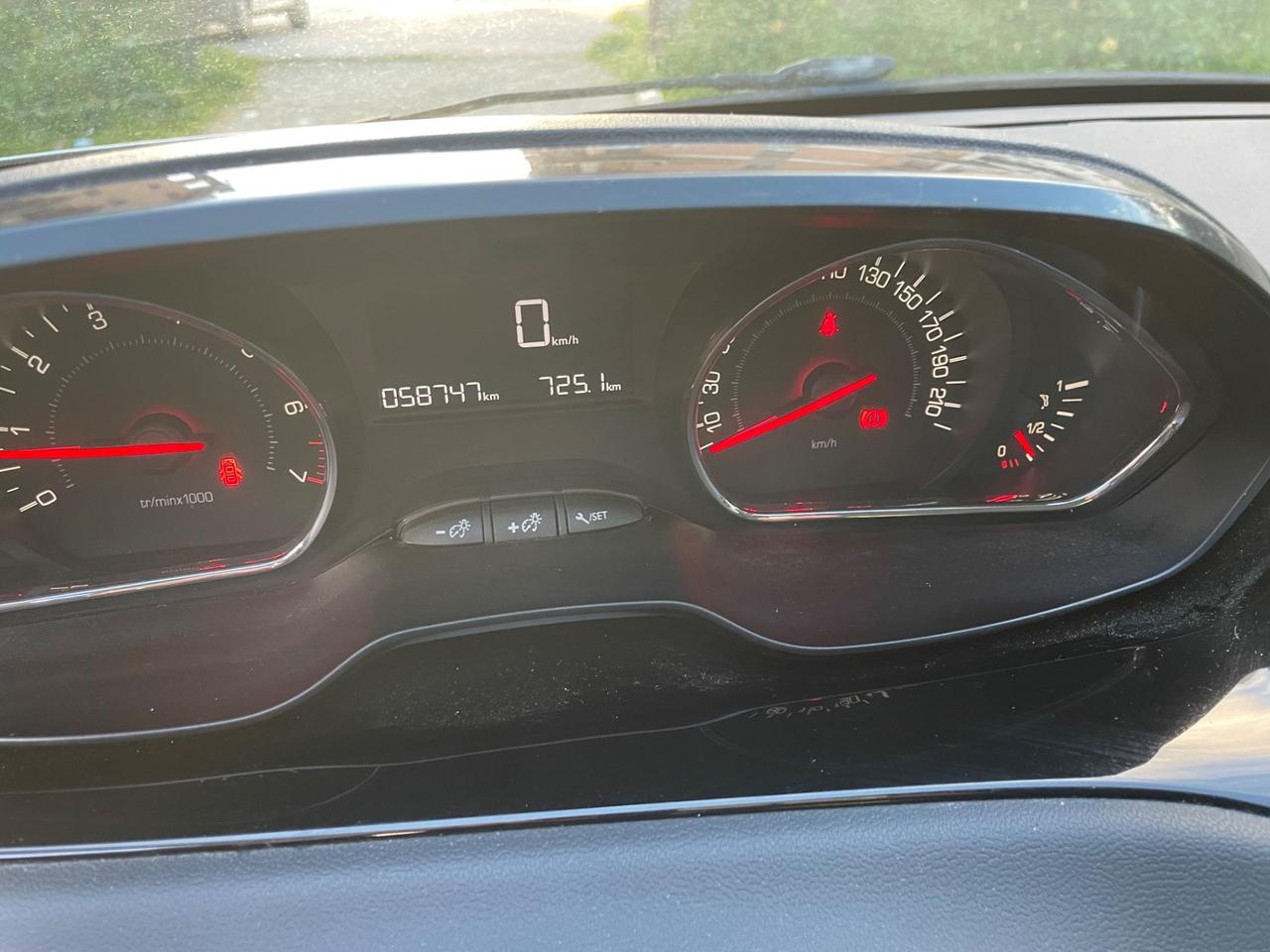 Peugeot 208 1.2 VTi 82 CV 5 porte Allure