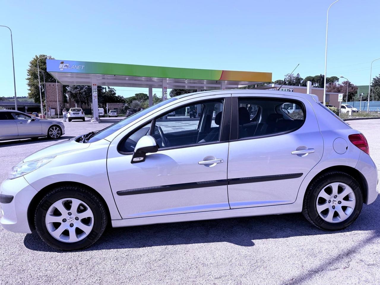 Peugeot 207 1.4 HDi 70CV 5p. Ok neopatentati
