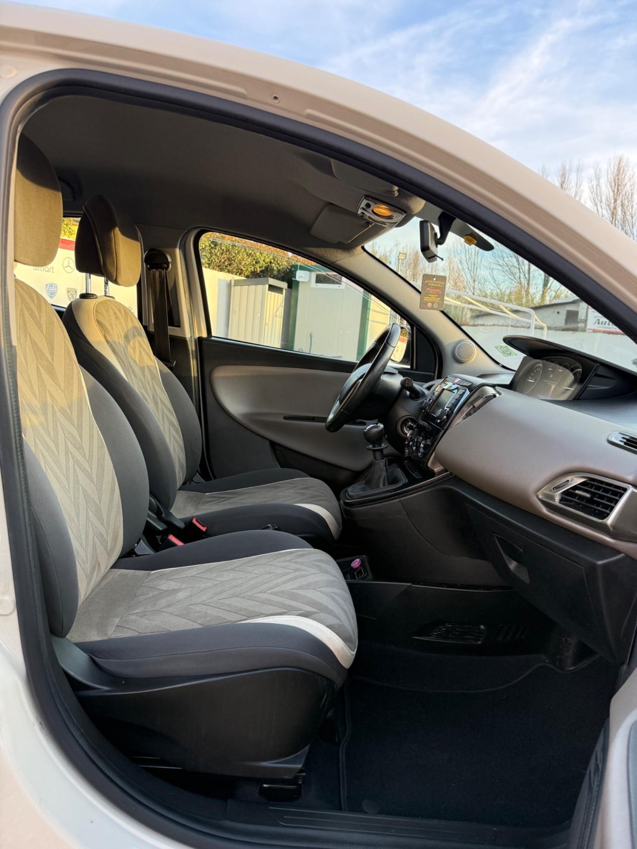 Lancia Ypsilon 1.2 69 CV 5 porte GPL Ecochic Gold