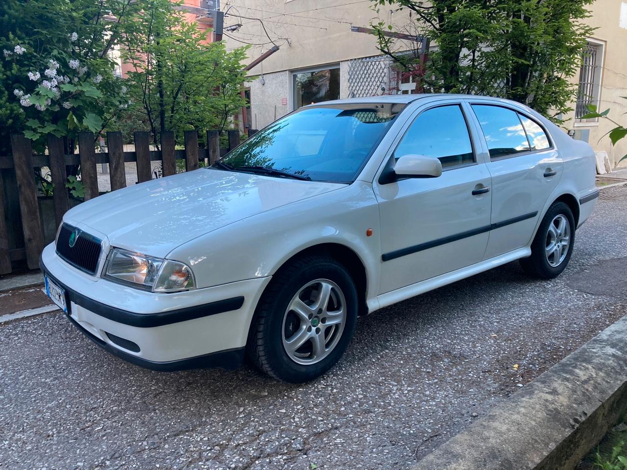 SKODA OCTAVIA 1.9 TDI 90CV BERLINA