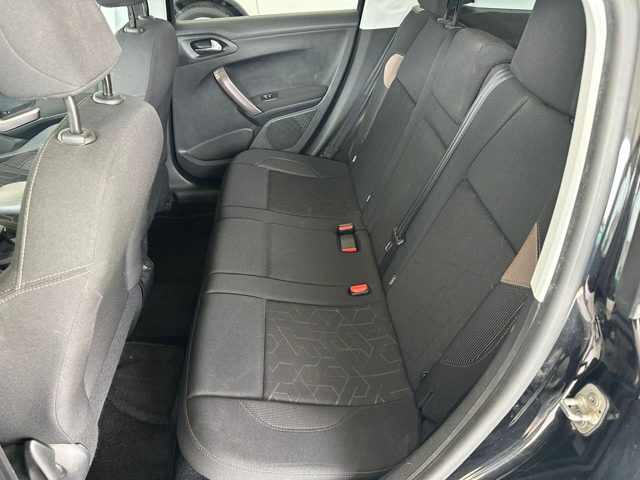Peugeot 2008 BlueHDi 100 Black Matt 2015