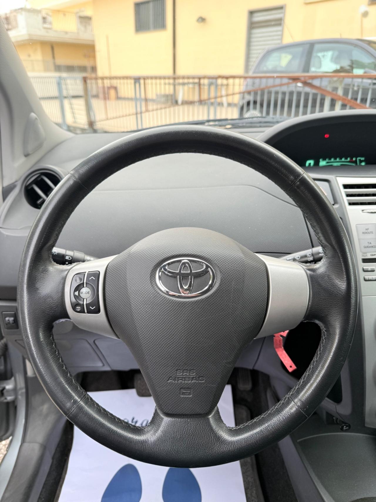 Toyota Yaris 1.4 D-4D 5 porte NEOPATENTATI