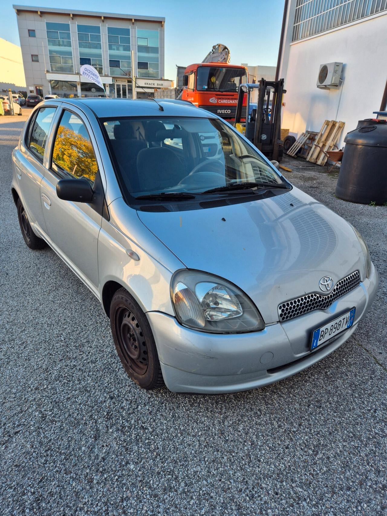 Toyota Yaris 1.0i 16V cat 5 porte