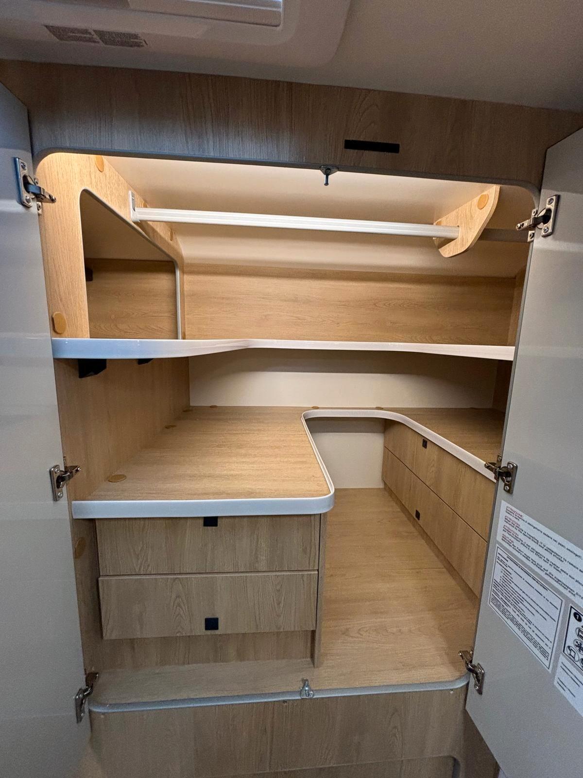 Ci International Horon 30 XT camper