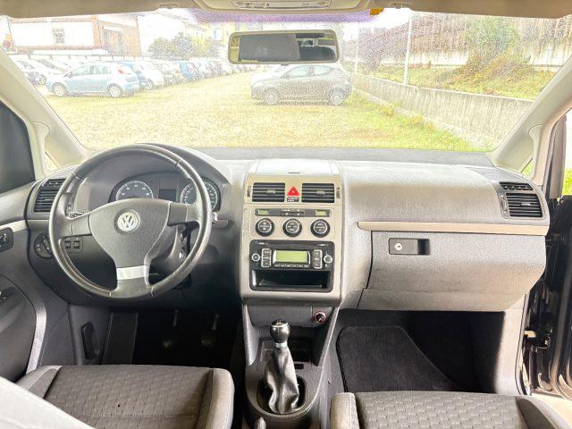 VOLKSWAGEN Touran 1.6 BENZINA FARI FENDI CERCHI IN LEGA OK NEOP