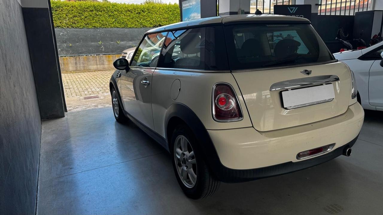 Mini 1.6 16V One (72kW)