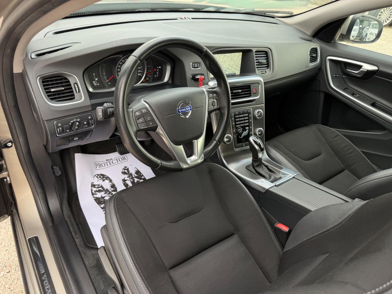Volvo S60 D4 R-design UNICO TOP