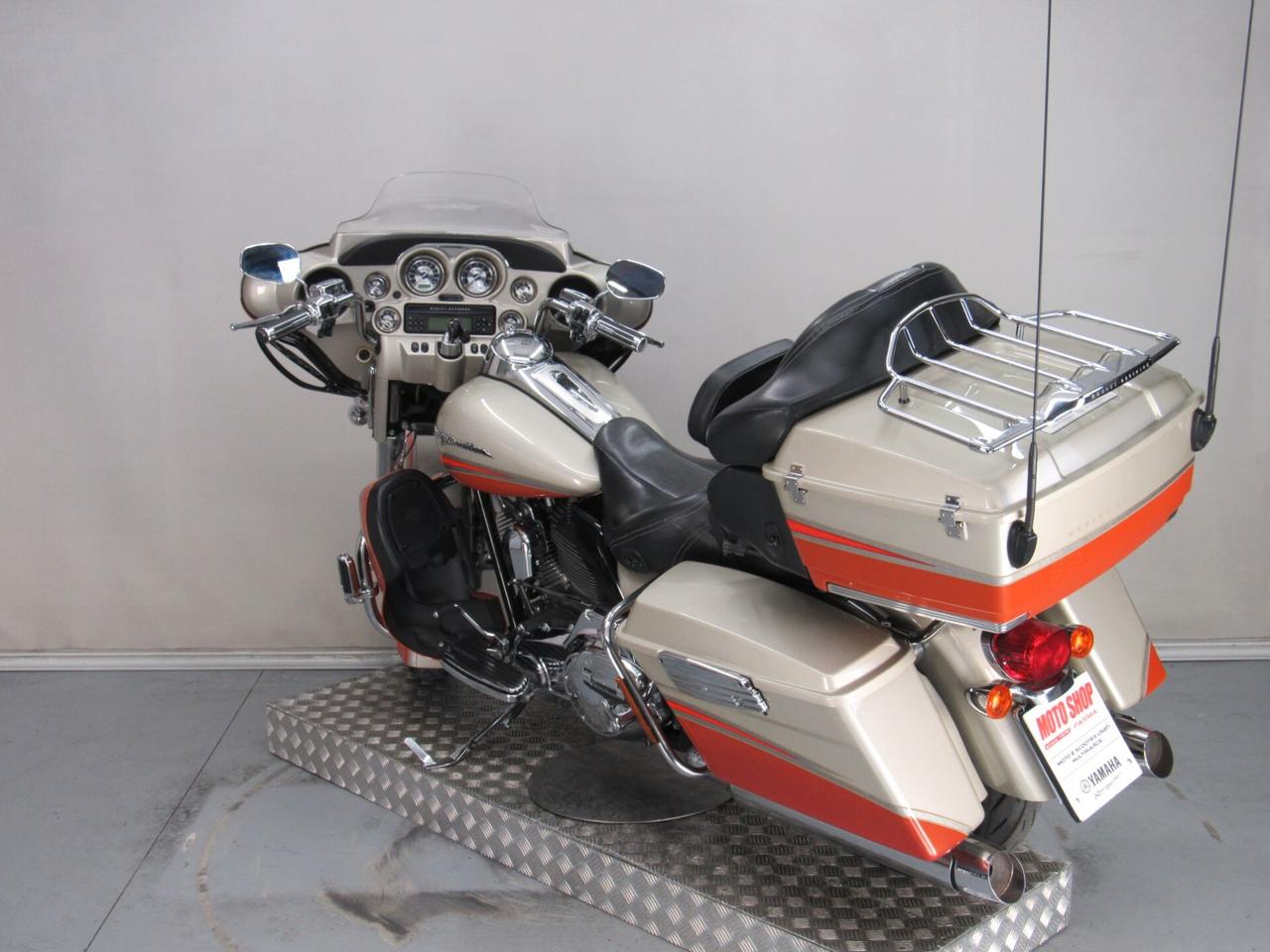 Harley-davidson CVO Ultra Classic Electra Glide SCREAMING EAGLE