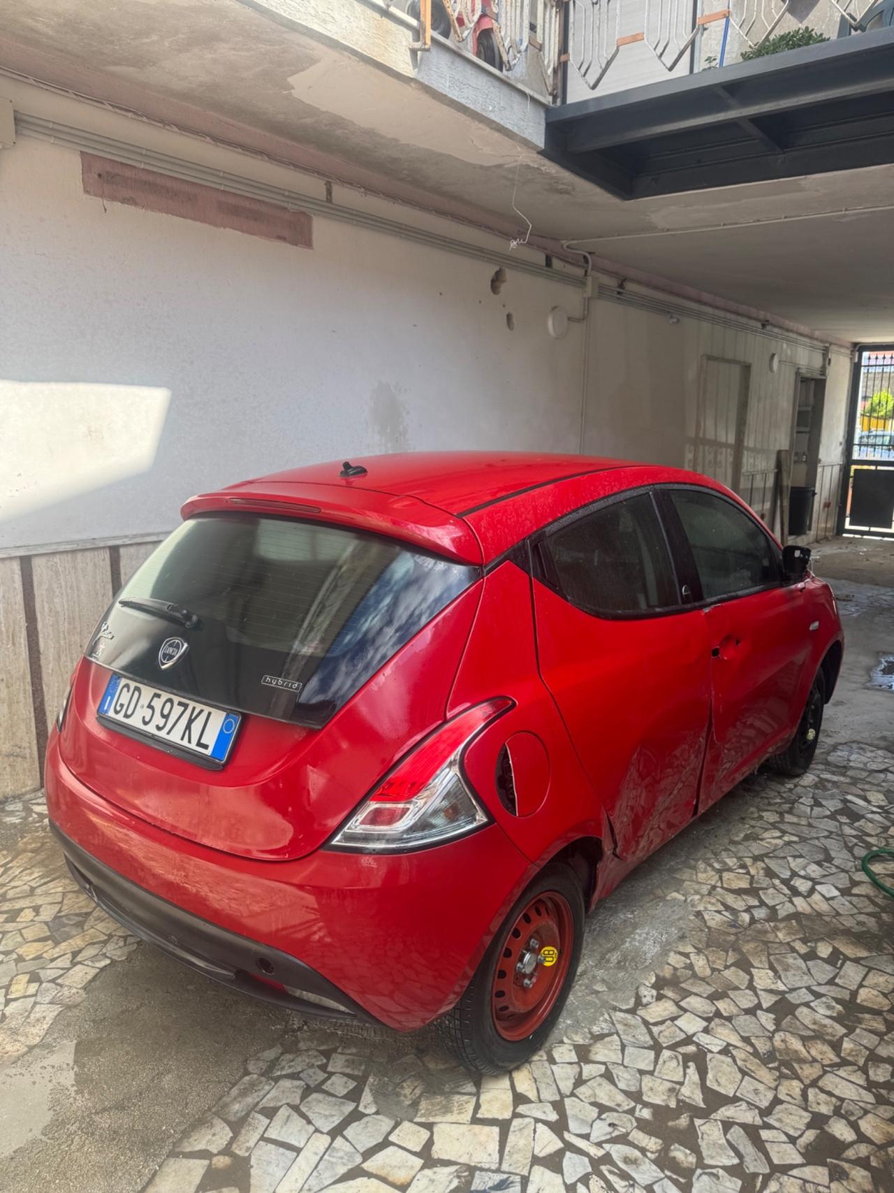Lancia Ypsilon 1.0 FireFly 5 porte S&S Hybrid Ecochic Gold