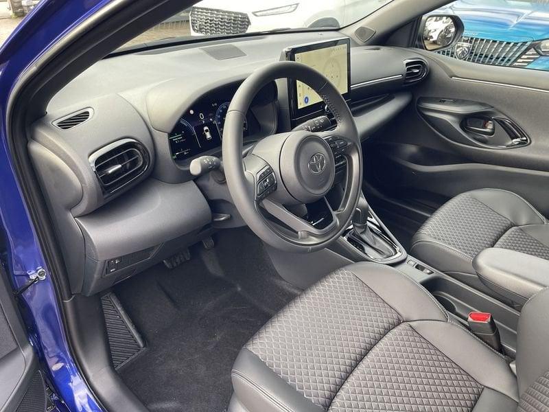 Toyota Yaris 1.5h 130 Lounge - NUOVO