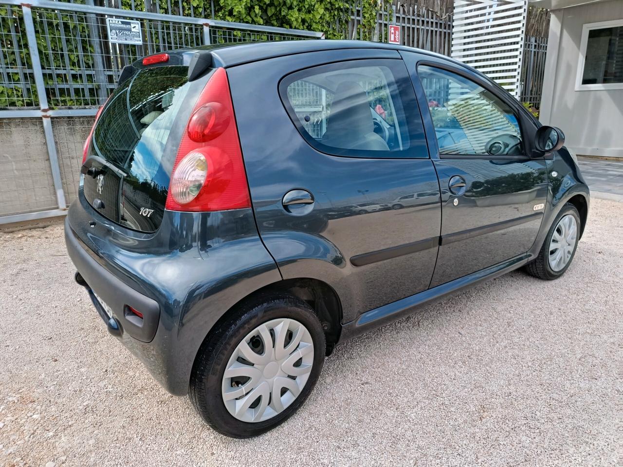 Peugeot 107 1.4 HDi 5p. Sweet Years