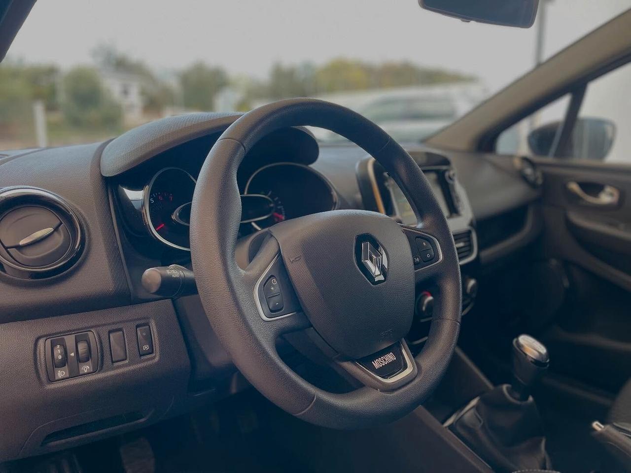 Renault Clio TCe 12V 75 CV 5 porte Moschino Zen