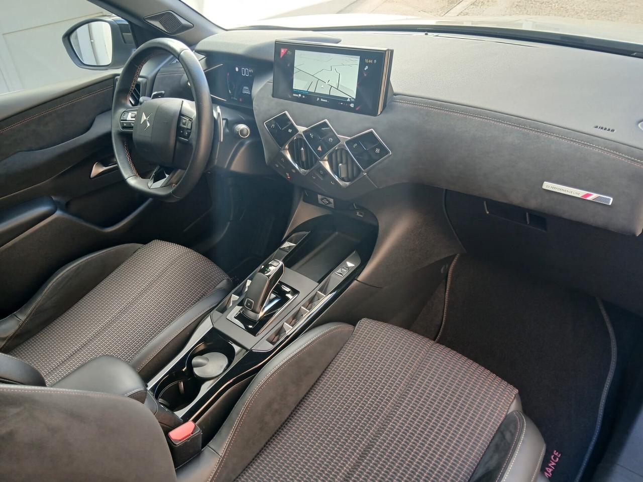 Ds DS3 3 Crossback BlueHDi 130 aut. Performance Line+