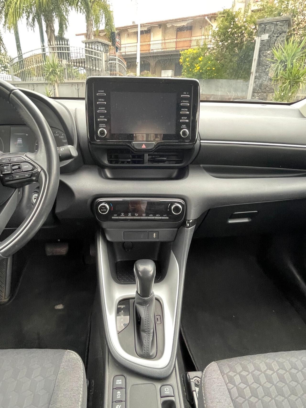 Toyota Yaris 1.5 Hybrid 5 porte Automatica