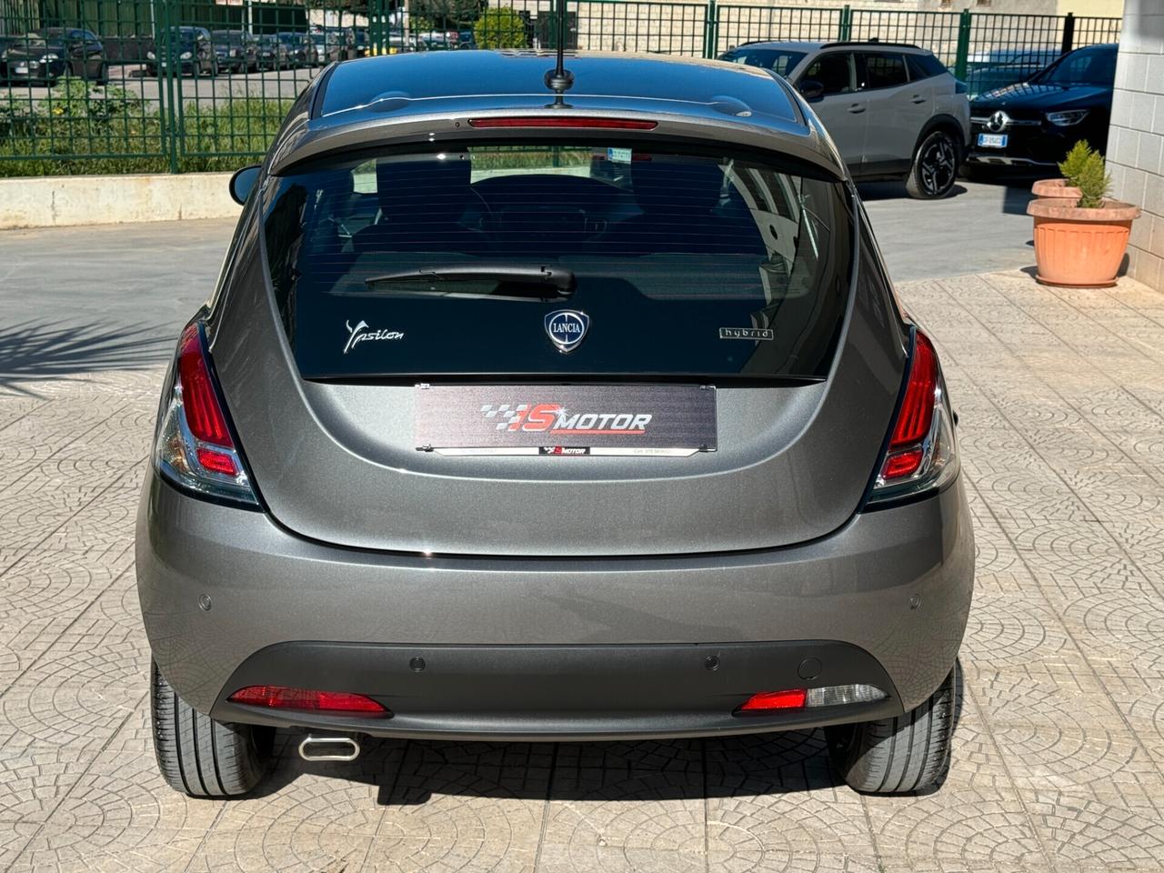 Noleggio Giornaliero Lancia Ypsilon 1.0 FireFly 5 porte S&S Hybrid Gold