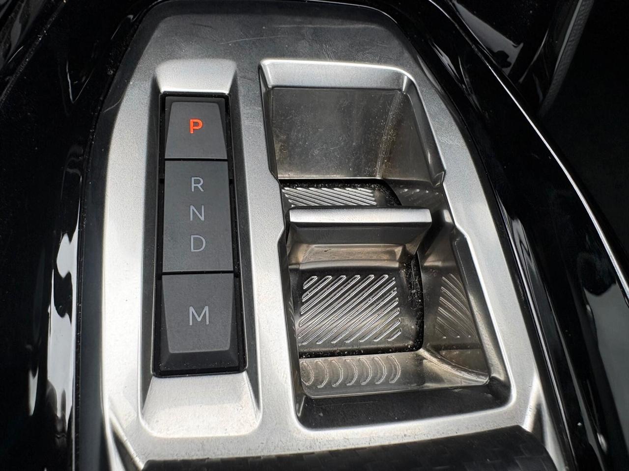 Peugeot 208 ALLURE Hybrid 110 e-DCS6 SPOTICAR