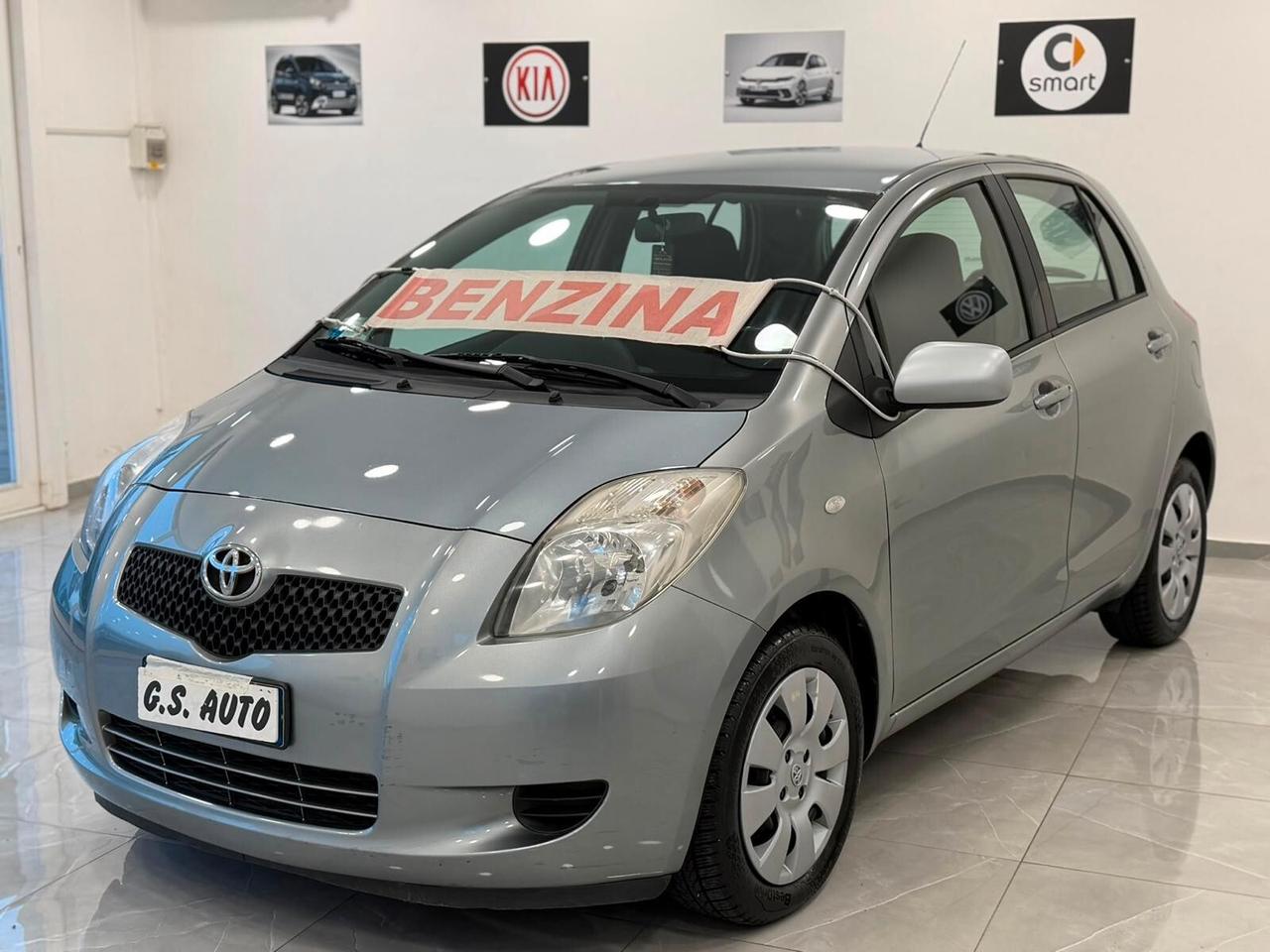 Toyota Yaris 1.0 5 porte Sol
