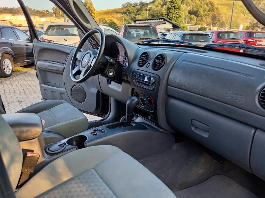 Jeep Cherokee 2.8 crd Sport 65th FL