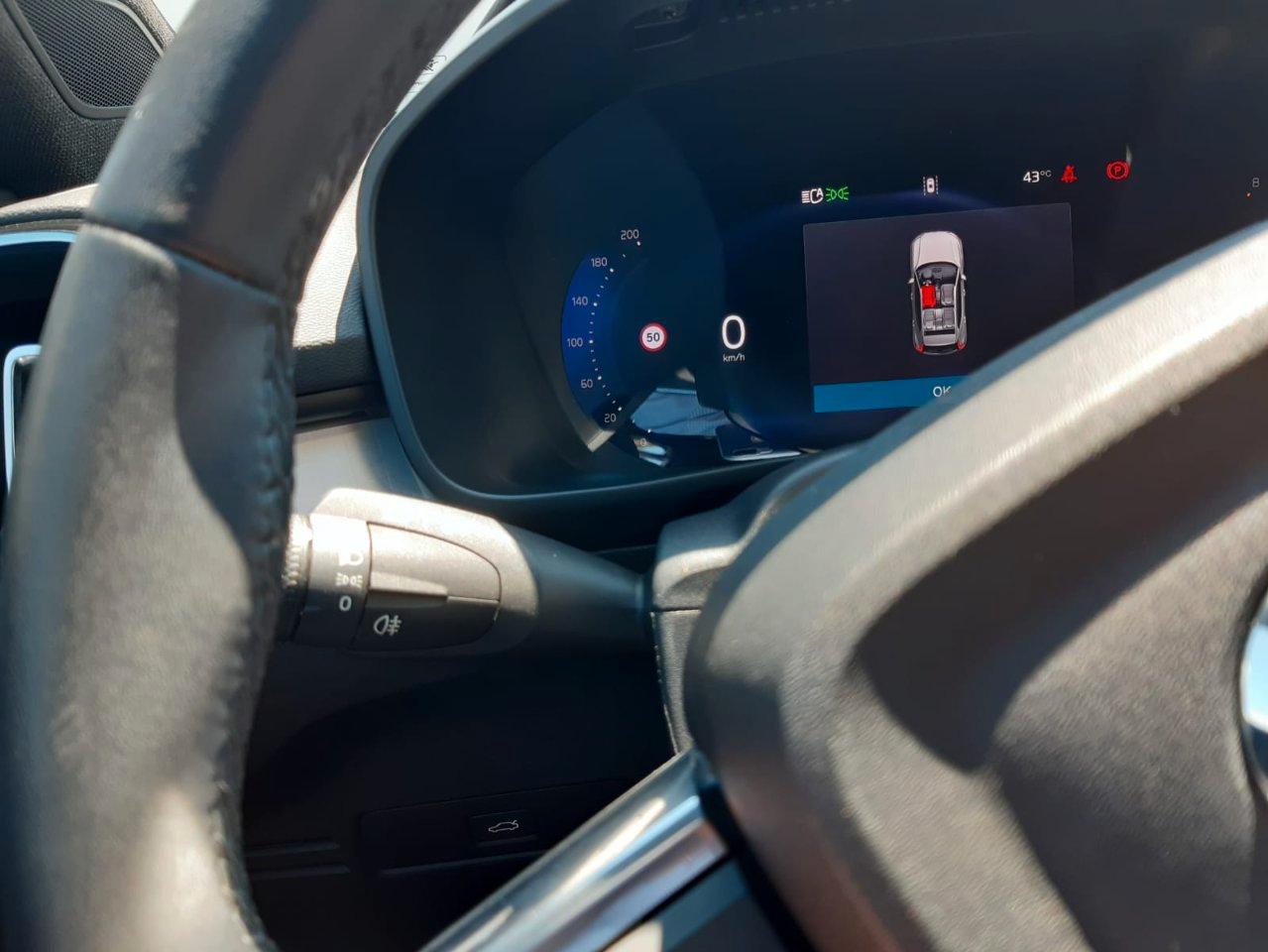 Volvo XC40 2.0 b3 Plus Black Edition auto