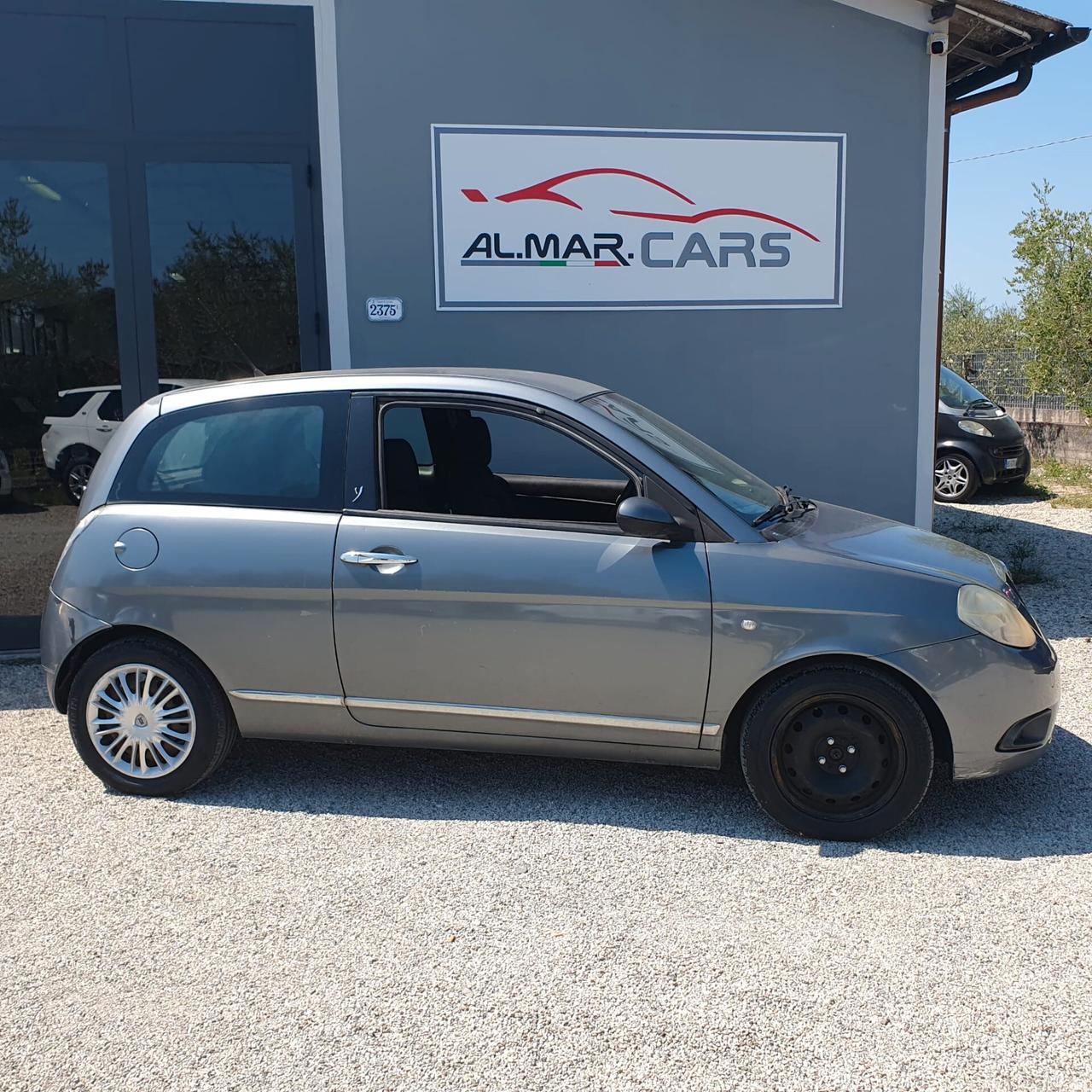 Lancia Ypsilon 1.2 COMMERCIANTI DEL SETTORE