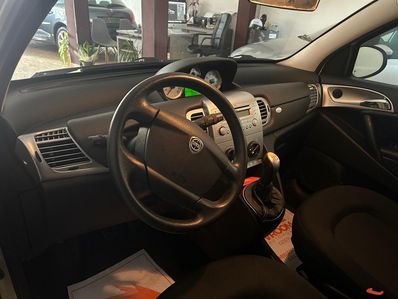 Lancia Ypsilon 1.3 MJT 16V 95 CV 5 porte S&S Silver