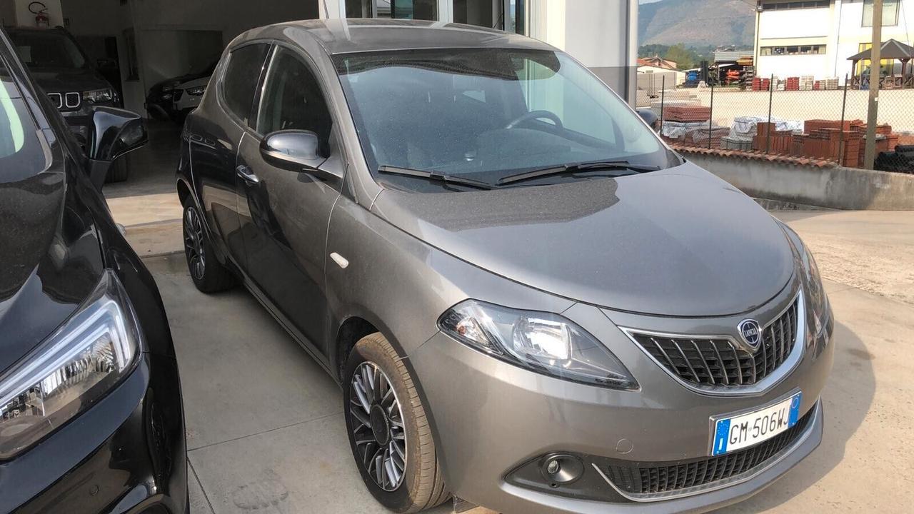 Lancia Ypsilon 1.0 FireFly 5 porte S&S Hybryd Gold