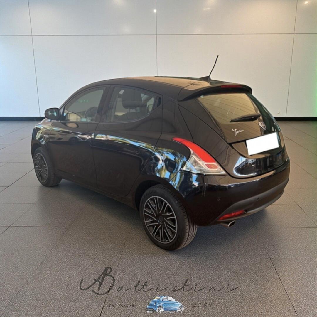 Lancia Ypsilon 1.0 FireFly 5 porte S&S Hybrid Gold