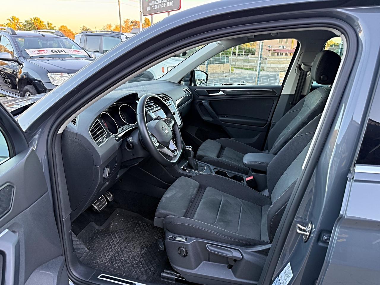 Volkswagen Tiguan 1.5 TSI 150 CV DSG ACT R-Line Garanzia 12 Mesi