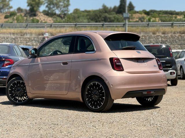 FIAT 500e Berlina 42 kWh La Prima 320