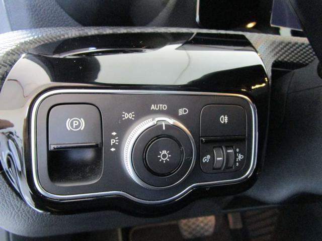 MERCEDES-BENZ A 180 Automatic Premium