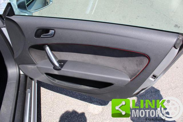 AUDI TTS Coupé 2.0 272 CV TFSI quattro S tronic