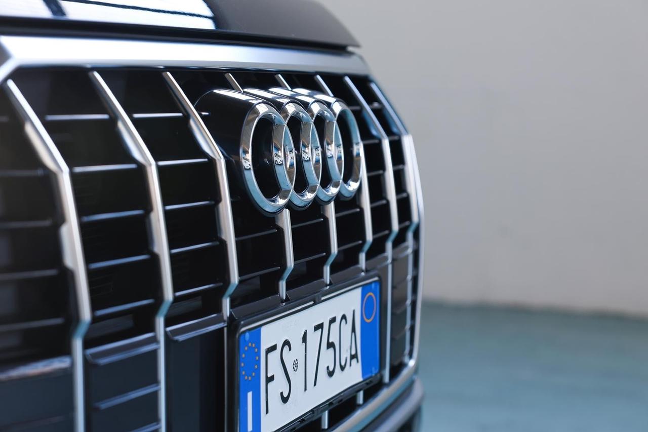 Audi Q3 2.0 TDI 150 CV S line Edition