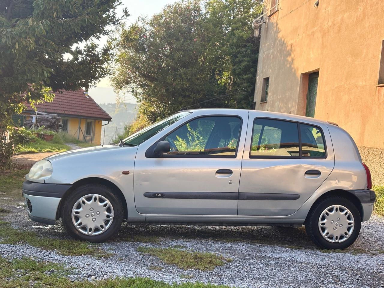 Renault Clio 1.4 16V OK NEOPATENTATI