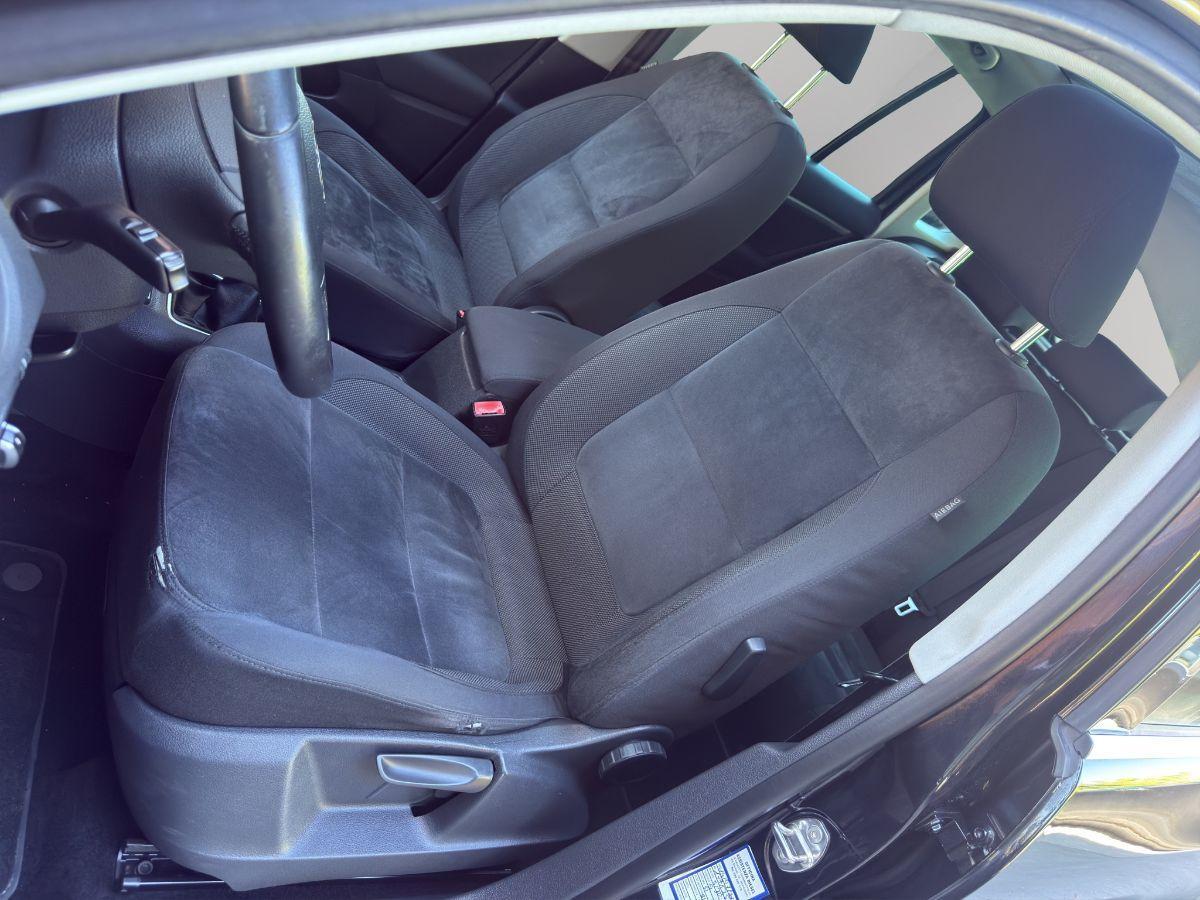 VOLKSWAGEN - Tiguan - 2.0 TDI 110 CV Sport BlueMotion Technology TETTO APRIBILE