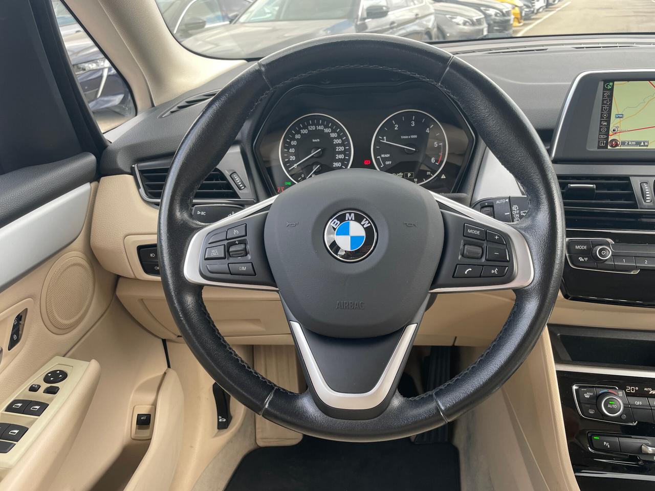 Bmw 218d Active Tourer Luxury auto-NAVI-RETRO-PELLE