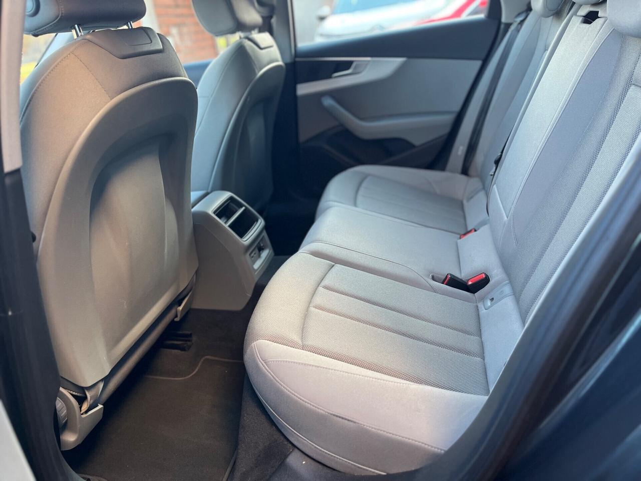 Audi A4 Avant 40 TDI S tronic Business