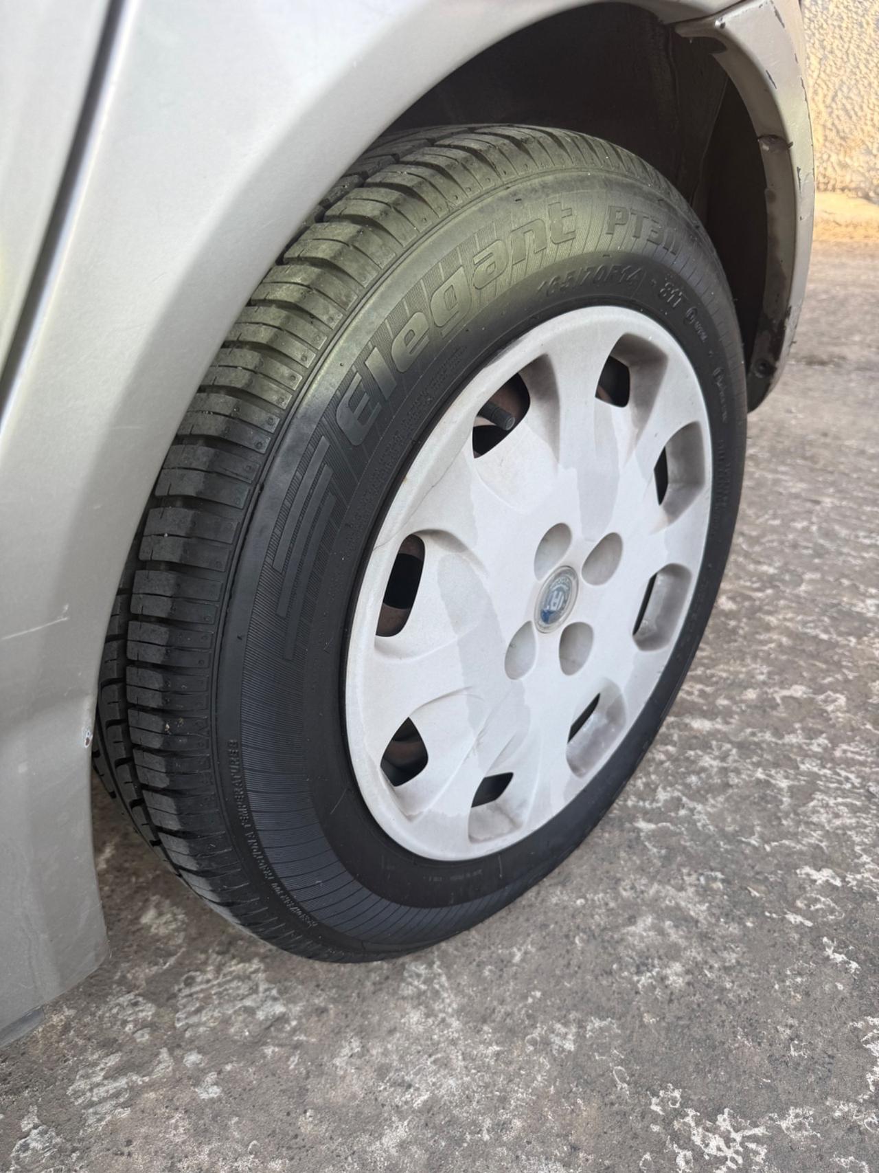 Fiat Punto 1.2i cat 5 porte EL