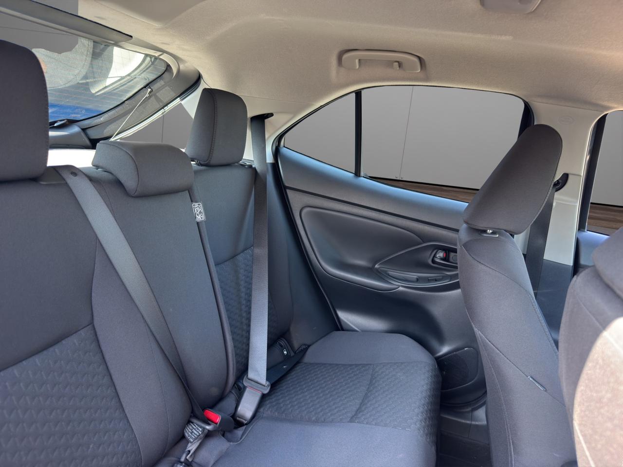 Toyota Yaris Cross 1.5h fwd 116cv - Unipro - Promo finanziamento - Cerchi in lega - Schermo - Retrocamera