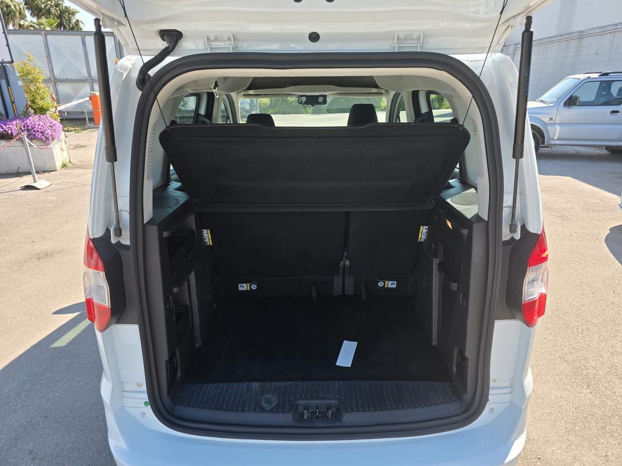 Ford Tourneo Courier 2021 1.5 TDCI 100 CV. RIF:4125