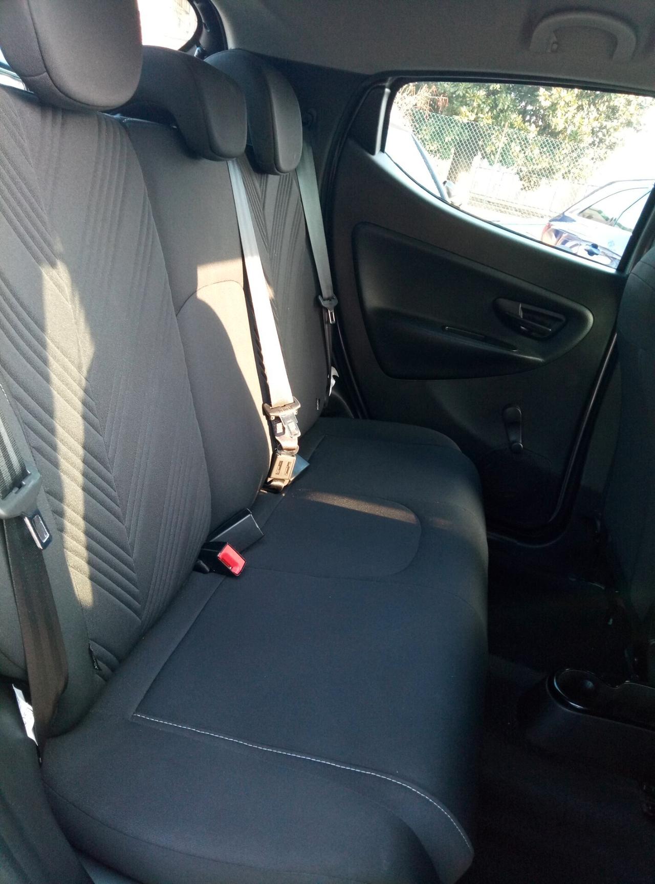 Lancia Ypsilon 1.0 FireFly 5 porte S&S Hybrid Gold