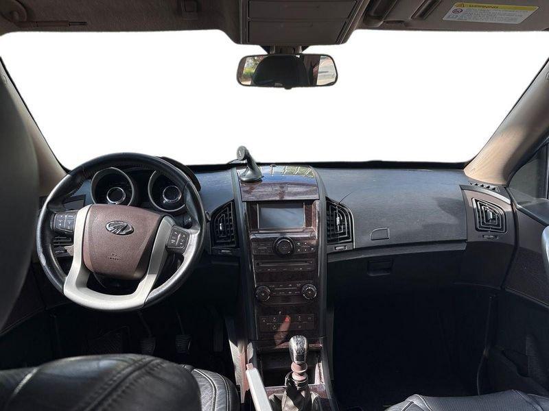 Mahindra XUV500 2.2 16V AWD W8
