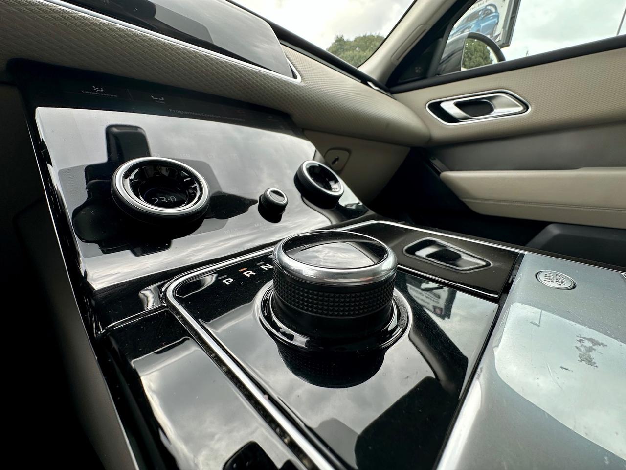 Land Rover Range Velar 2.0 TD4 180 CV R-Dynamic Full Black Pack Service Permute Rate Garanzia